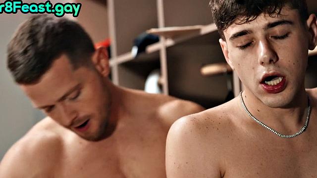 Str8 jock fucks twink in sportive locker room