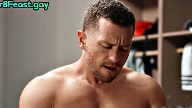 Str8 jock fucks twink in sportive locker room