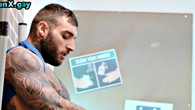 Manly police deepthroats inked stud from glory hole