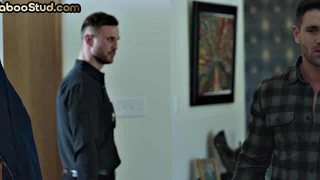 Hunk jizzed after being analized