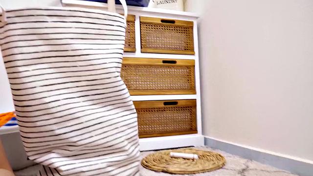 Dreamy MILF facesitting for voyeur