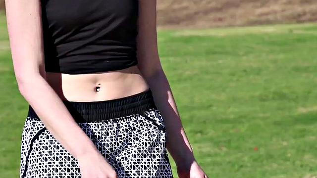 Britney Blue goes lesbian after basketball play