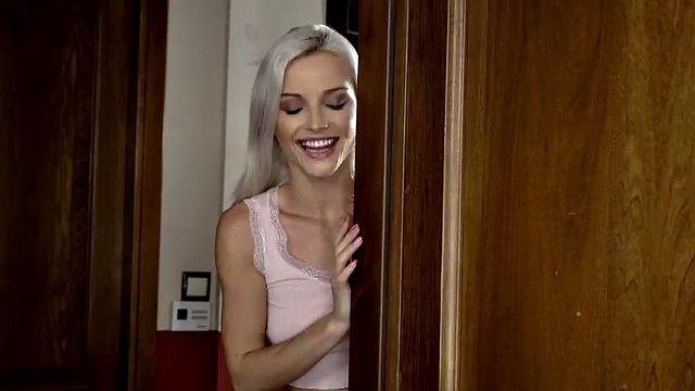 GILF lesbo scissoring stunning after pussylicking