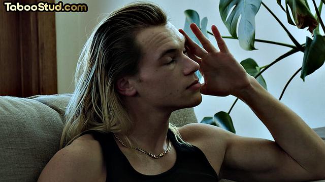 Handsome studs deepthroating in 69