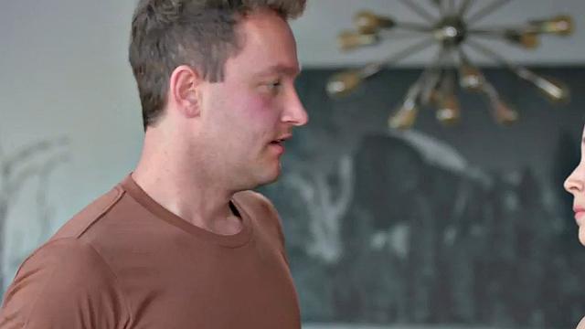 Hairy MILF penetrated in hairy cunt in missionary