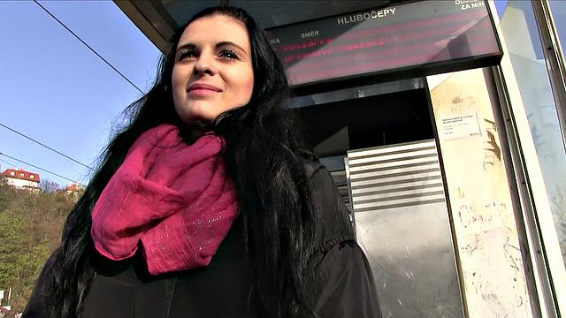 Brunette Agrees to Car Sex for Cash