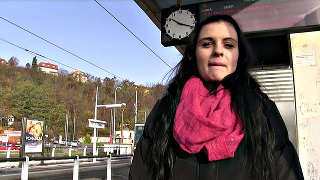 Brunette Agrees to Car Sex for Cash