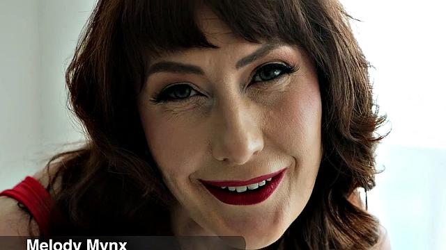 Big-titted Melody Mynx DPs herself