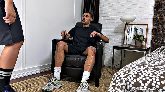 Luca's Feet Get Worshiped - Luca