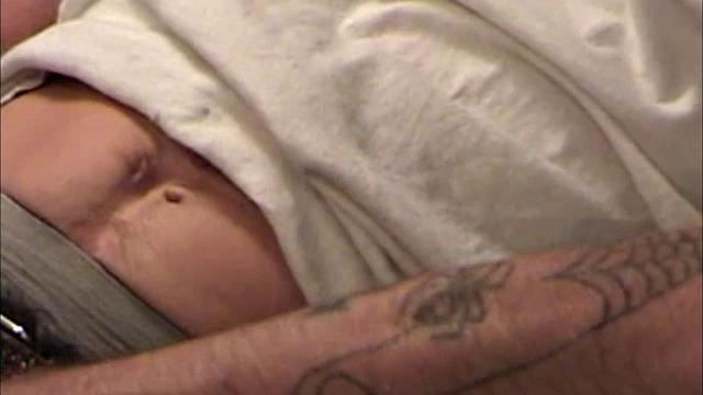 Бретт с дерзким взглядом и крепким телом сводит зрелых мужчин с ума