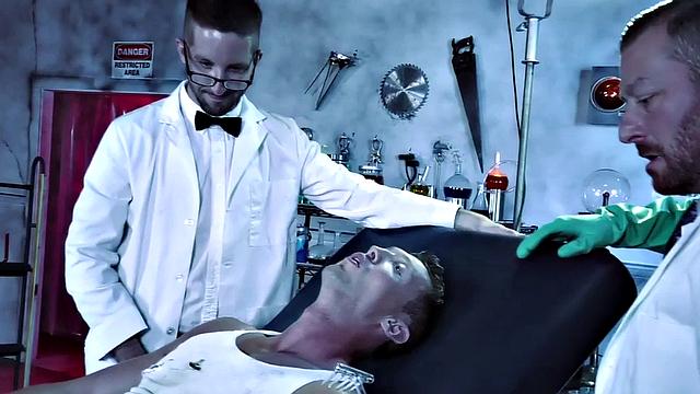 Athletic bottom spitroasted by doctor before in trio