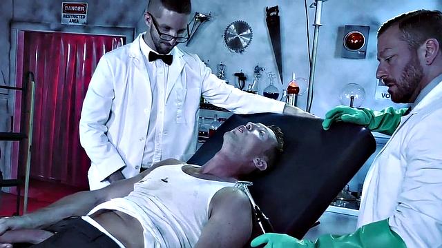 Athletic bottom spitroasted by doctor before in trio