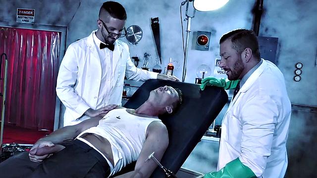 Athletic bottom spitroasted by doctor before in trio