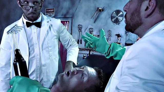 Athletic bottom spitroasted by doctor before in trio