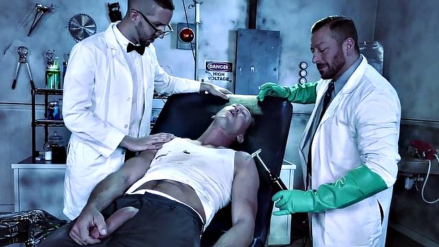 Athletic bottom spitroasted by doctor before in trio