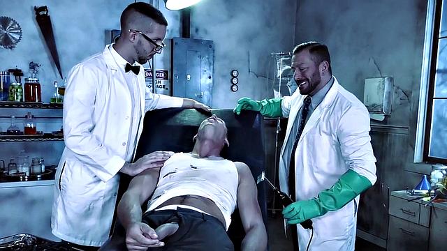 Athletic bottom spitroasted by doctor before in trio