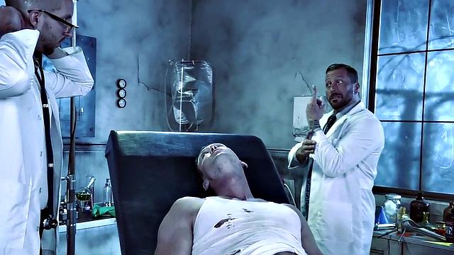 накачанный пассив между врачом и пациентом, потом жесткий фистинг