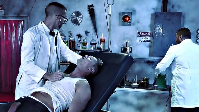 Athletic bottom spitroasted by doctor before in trio