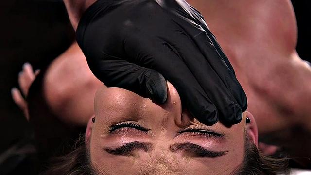 BDSM subject cant handle spanking on perfect body