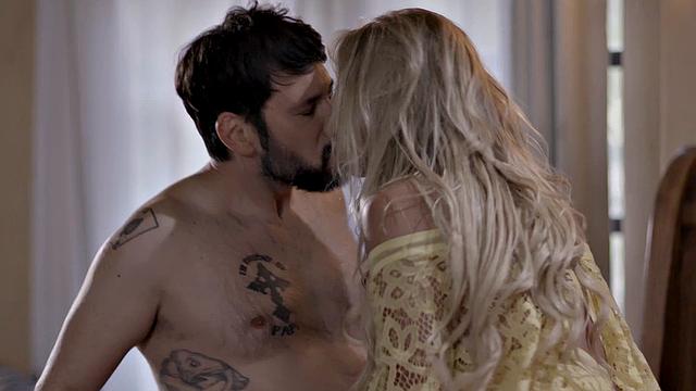 Wicked - Blonde Big Tittied Milf Gets Her Tits Bouncing In A Side Fuck