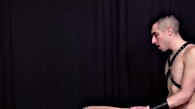 Breeding alt in leather session