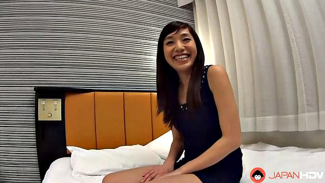 Marin Suzumi trains new male model in how to perform in JAV