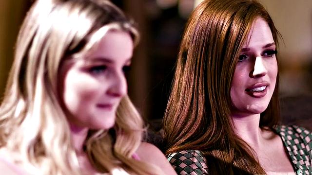 Dyke bitch seduces nympho lez beauty b4 eating pussy