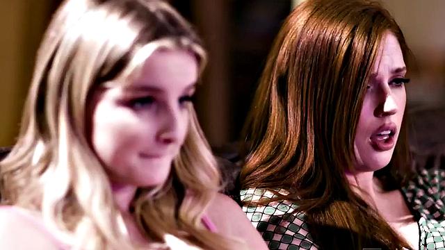 Dyke bitch seduces nympho lez beauty b4 eating pussy