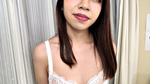 Tugumi Honjyo spends an afternoon with us in our hotel naked