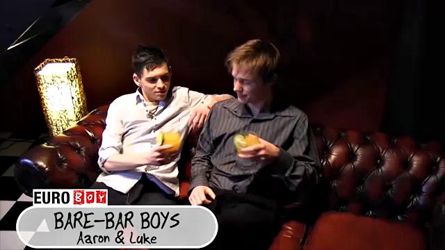 Aaron Aurora &amp;amp; Luke James Fuck On The Couch - Aaron Aurora &amp;amp;amp; Luke James