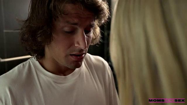 My Stepmom Wants To Be In - S15:E8