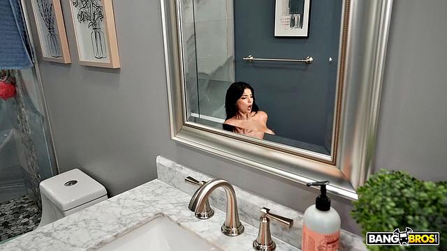 Asteria Gets Banged in Shower