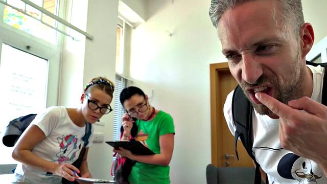 Teenage babes sharing in trio after checking into room