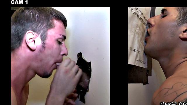 Стрейт пришёл за минетом в дырке, а там ловкий сюрприз для мужика