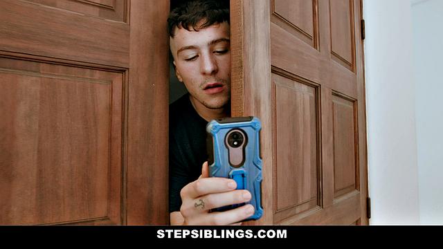 Super Hot Stepsisterểm