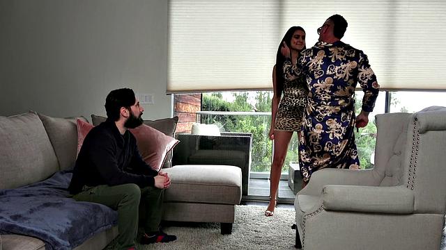 смотри, как Элиза Ибарра получает по полной и ловит сперму на лицо