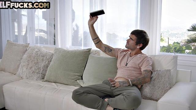 Granny loves banging hardcore in wet pussy hole