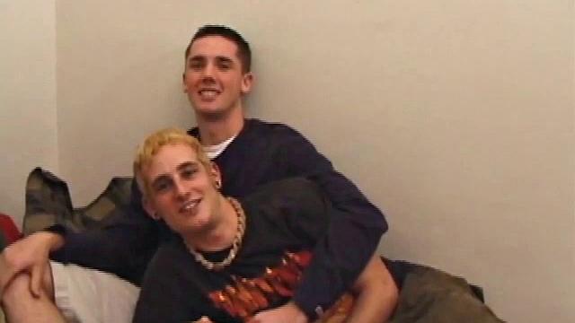 Торк целует, Лэнс сосет - геи в деле, сперма рекой