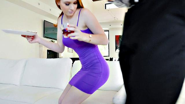 Рыжая охотница за папиками - Стерлинг Купер кончает в неё