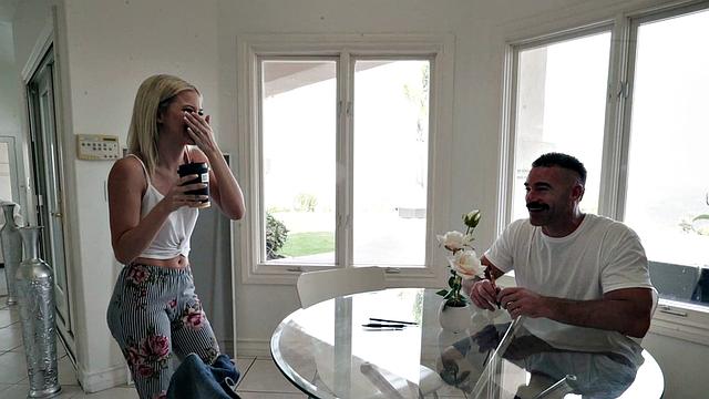 Kiara Cole - Behind the Scenes