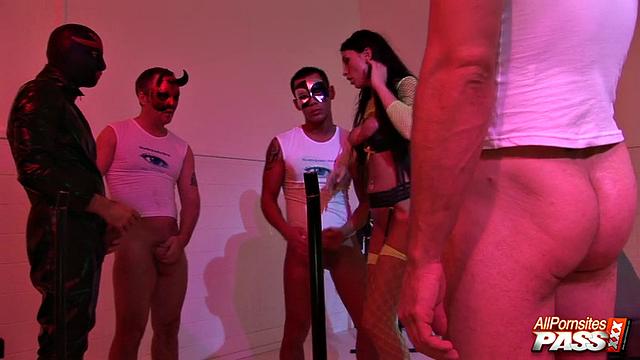 Lisa Rose gets filled