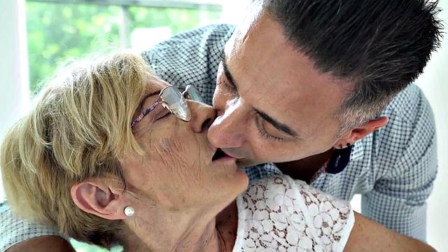 Cockriding old granny pussyfucked in doggystyle by big cock