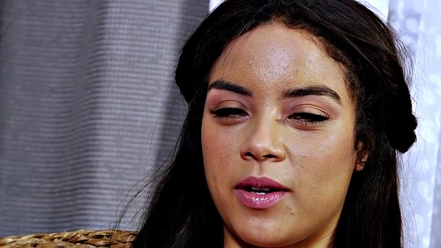 страстная брюнетка доказывает мастерство минета и жаждет жёсткого трахa