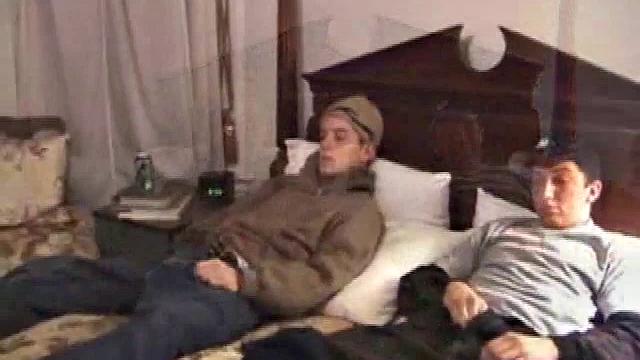 адам и тревор дрочат друг другу и угорают над концовкой