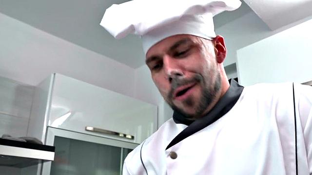 Skinny babe pounded in kitchen