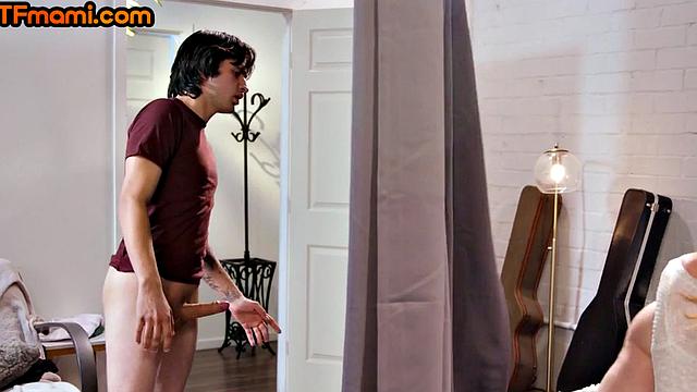 DTF redhead MILF gets hairypussy banged by short guys