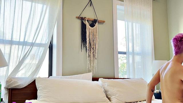 Tattooed queer licks GFs hairy in homemade oral sex