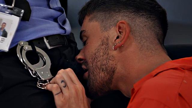 Dominant prisoner barebacks lawyer during visit