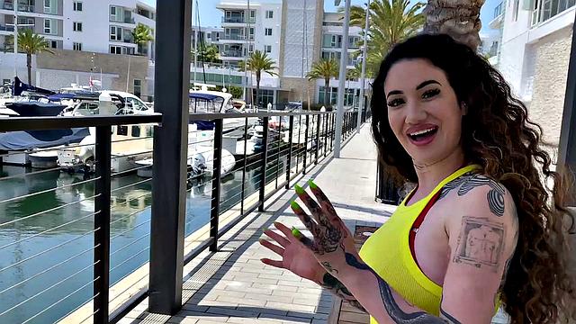 Арабелла получает по полной в волосатую жопу