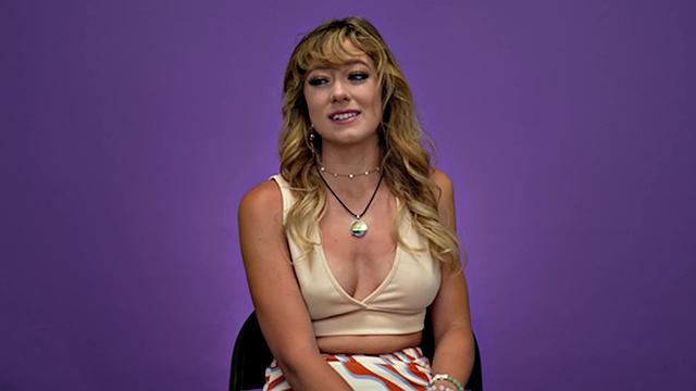 Ривер Линн и Ванесса кайфуют от большого члена на улице